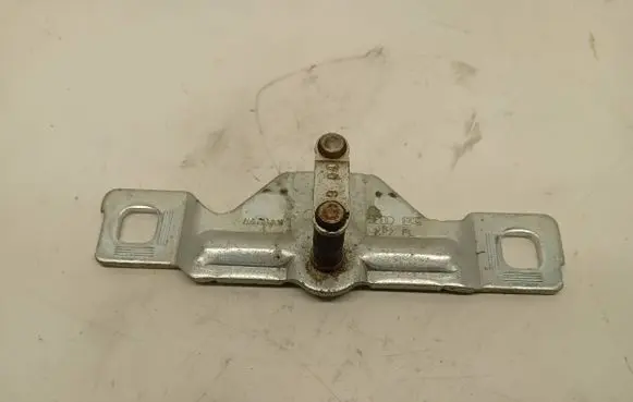 Audi A4 S4 B8 8K Loading door lock loop/hook striker 8P4827507