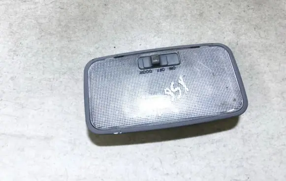 Toyota RAV 4 (XA30) Rear seat light