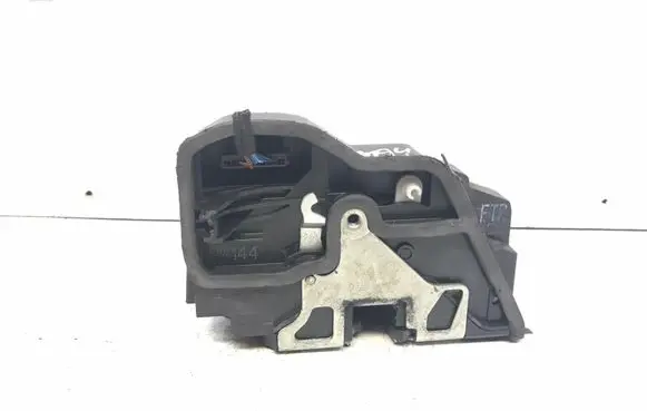 BMW 1 E81 E87 Front door lock A046998 7202144