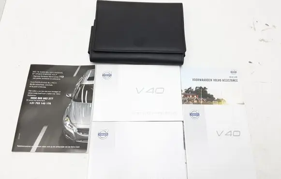 Volvo V40 Owners service history hand book 