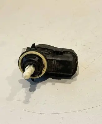 Peugeot 2008 I Headlight level adjustment motor 92000257