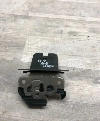 Loading door lock