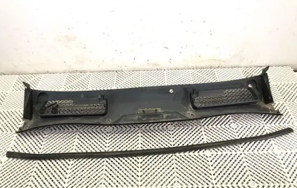 Ford Kuga I Wiper trim