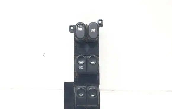 Hyundai i30 Quarter vent window switch 93570-2L010