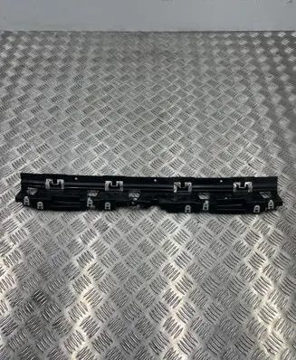 Front bumper mounting bracket