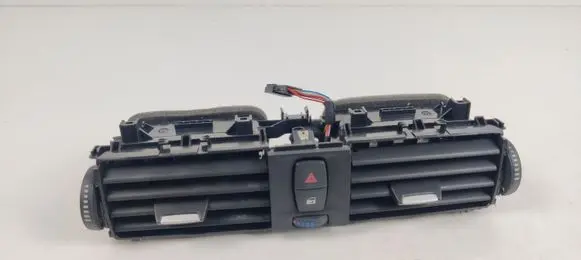 BMW 4 F36 Gran coupe Dash center air vent grill 9347436