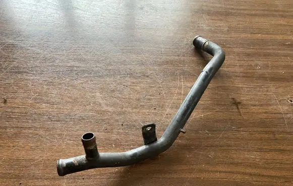 Audi A4 S4 B5 8D Engine coolant pipe/hose