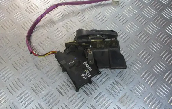 Mazda 323 F Front door lock