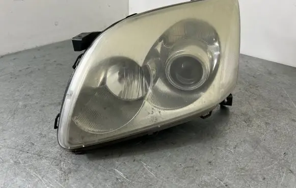 Toyota Avensis T250 Headlight/headlamp