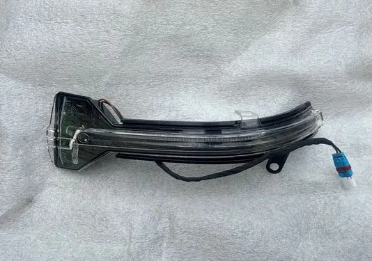 BMW 5 F10 F11 Mirror indicator light 7308535