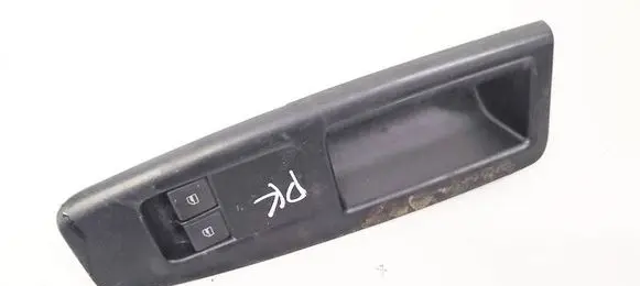Volkswagen Polo IV 9N3 Electric window control switch 6Q1867171E