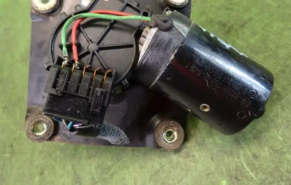 Volvo S40, V40 Wiper motor 0390241170