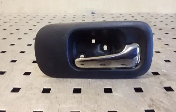 Honda CR-V Front door interior handle
