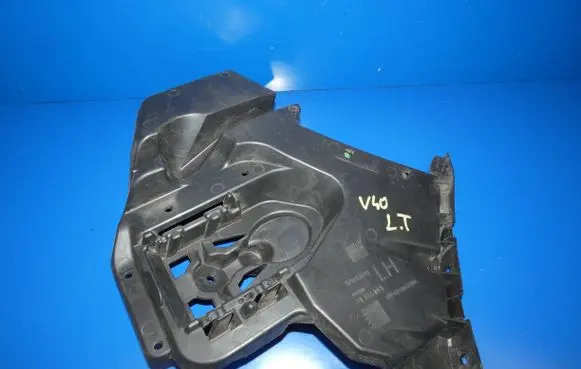 Volvo V40 Rear bumper mounting bracket 31395103