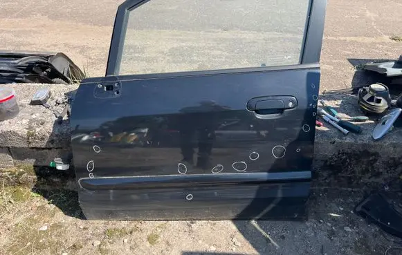 Mazda Premacy Front door