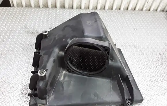 Volkswagen Phaeton Air filter box cover 3D0128607M