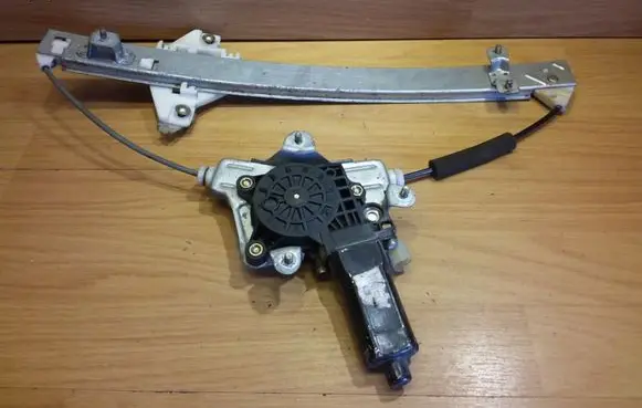 Hyundai Accent Rear door window regulator with motor