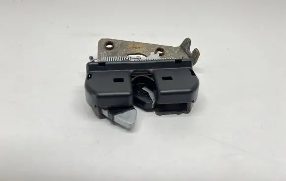 BMW M4 G82 G83 Seat back rest lock catch 7112863