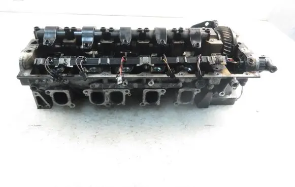 Volkswagen Touareg I Engine head R070103373A