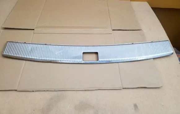 Volkswagen Touareg I Tailgate/boot lid lock trim 7L6863459