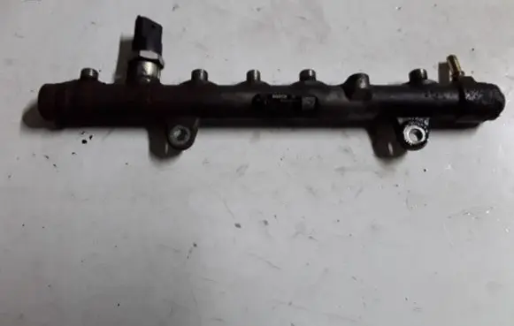 Renault Megane II Fuel main line pipe 0445214065 8200330912