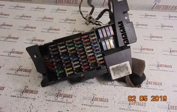 Mercedes-Benz B W245 Fuse module A1695451740