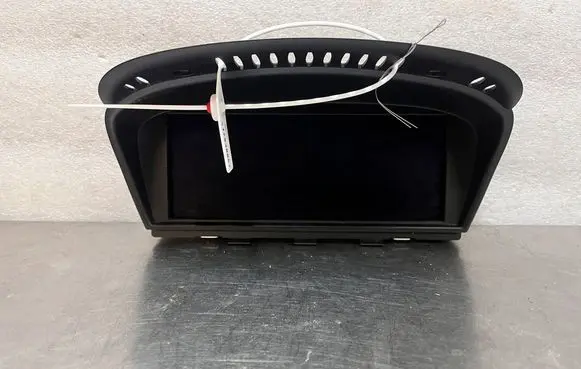 Radio/CD/DVD/GPS head unit