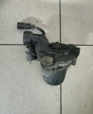 Volkswagen PASSAT CC Secondary air pump 07K959253A Y52810B MF2BW142BAC