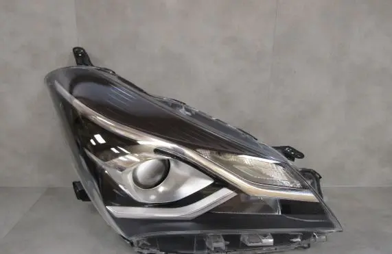 Toyota Yaris Headlight/headlamp yarisIIIlift