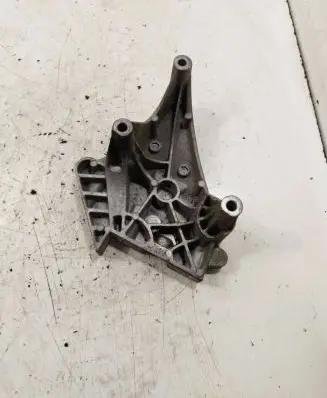 Volkswagen Golf V Engine mounting bracket 03G199207A V550KTS21
