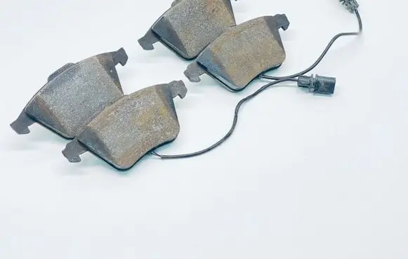 Audi A8 S8 D3 4E Brake pads (front) 4E0698151M