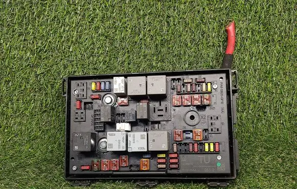 Opel Astra J Power management control unit 13368638 13368638TU