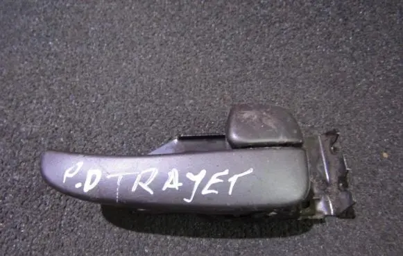 Hyundai Trajet Front door interior handle