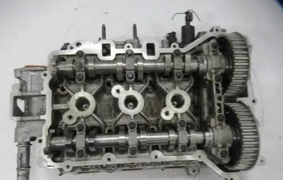 Citroen C3 Engine head 9810886380