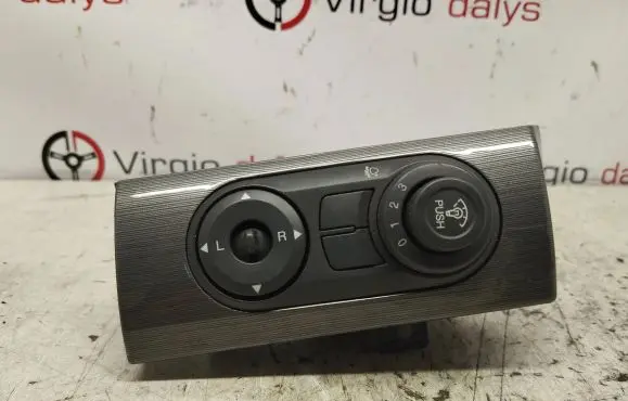 Chevrolet Captiva Headlight level height control switch UE7F26