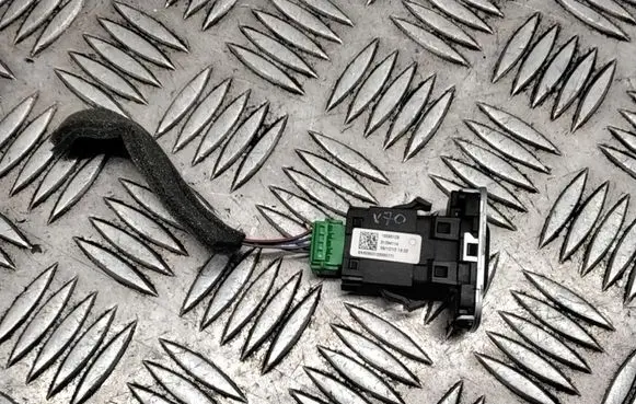 Volvo V70 Engine start stop button switch 31394114