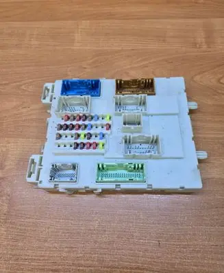 Volvo V40 Fuse module 31394963 3170415L