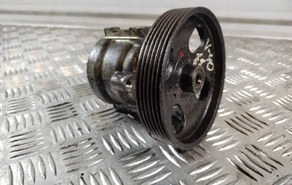 Volvo S40, V40 Power steering pump