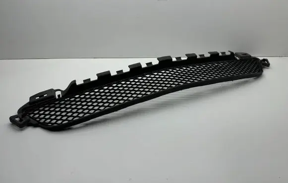 Mercedes-Benz C W205 Front bumper lower grill 