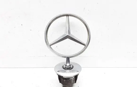 Mercedes-Benz E W212 Manufacturer badge logo/emblem 