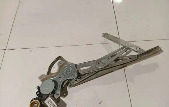 Toyota Auris 150 Sliding door window regulator with motor