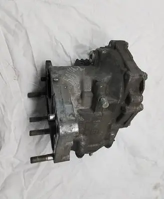 Toyota RAV 4 (XA40) Gearbox transfer box case W72