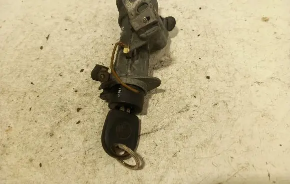 Volkswagen Golf IV Ignition lock 4b0905851c