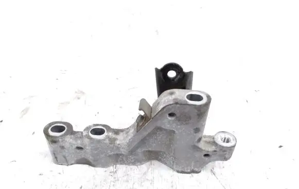 Lexus RX III Engine mounting bracket
