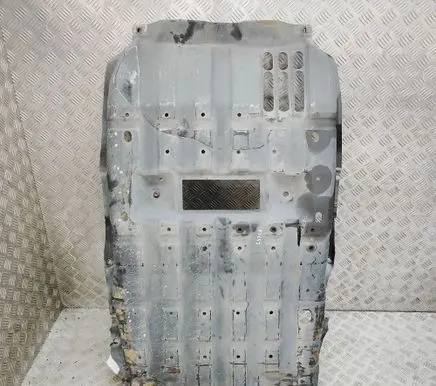 Mitsubishi L200 Engine splash shield/under tray 5370B497