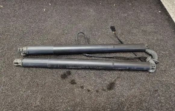 BMW X6 F16 Tailgate/trunk strut/damper 7318651 7318652