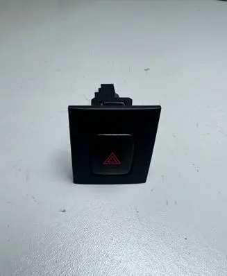Volvo V70 Hazard light switch 9123685