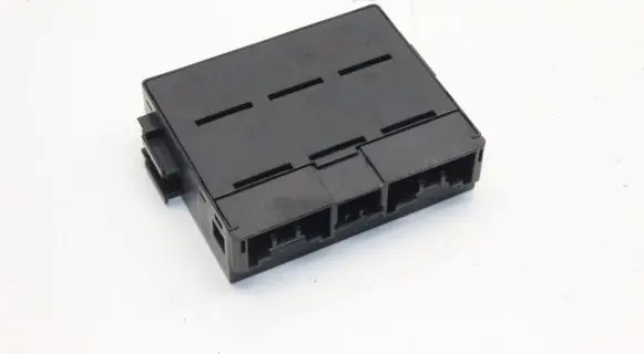 Lexus GS 300 350 430 450H Fuse module 8921153020