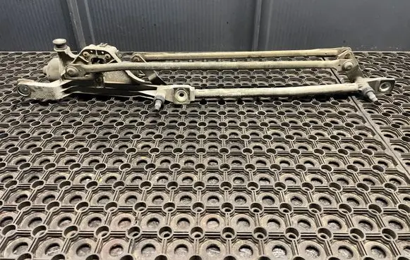 Front wiper linkage and motor
