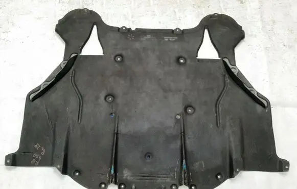 Audi R8 4S Engine splash shield/under tray 4S0825205C